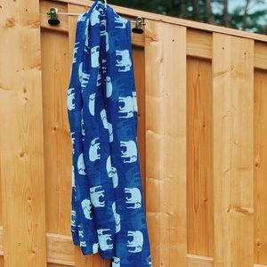V28 blue and white elephant scarf
